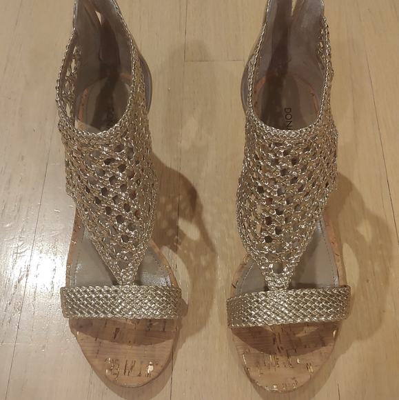 donald pliner jolie wedge sandal